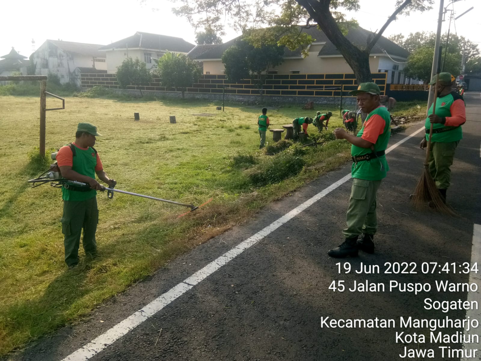 Giat Kerja Bakti Linmas Sogaten, Hidupkan Semangat Gotong Royong.