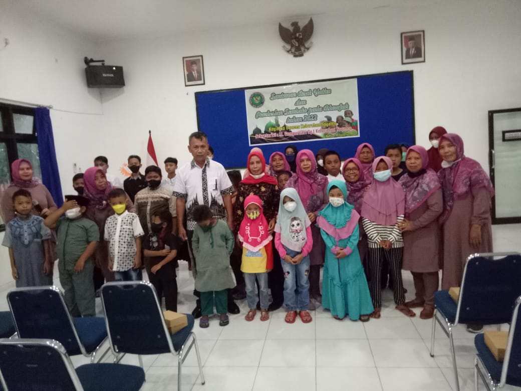 Berbagi Keberkahan, Baznas Sogaten Salurkan Bantuan Bagi Anak Yatim dan Dhuafa.